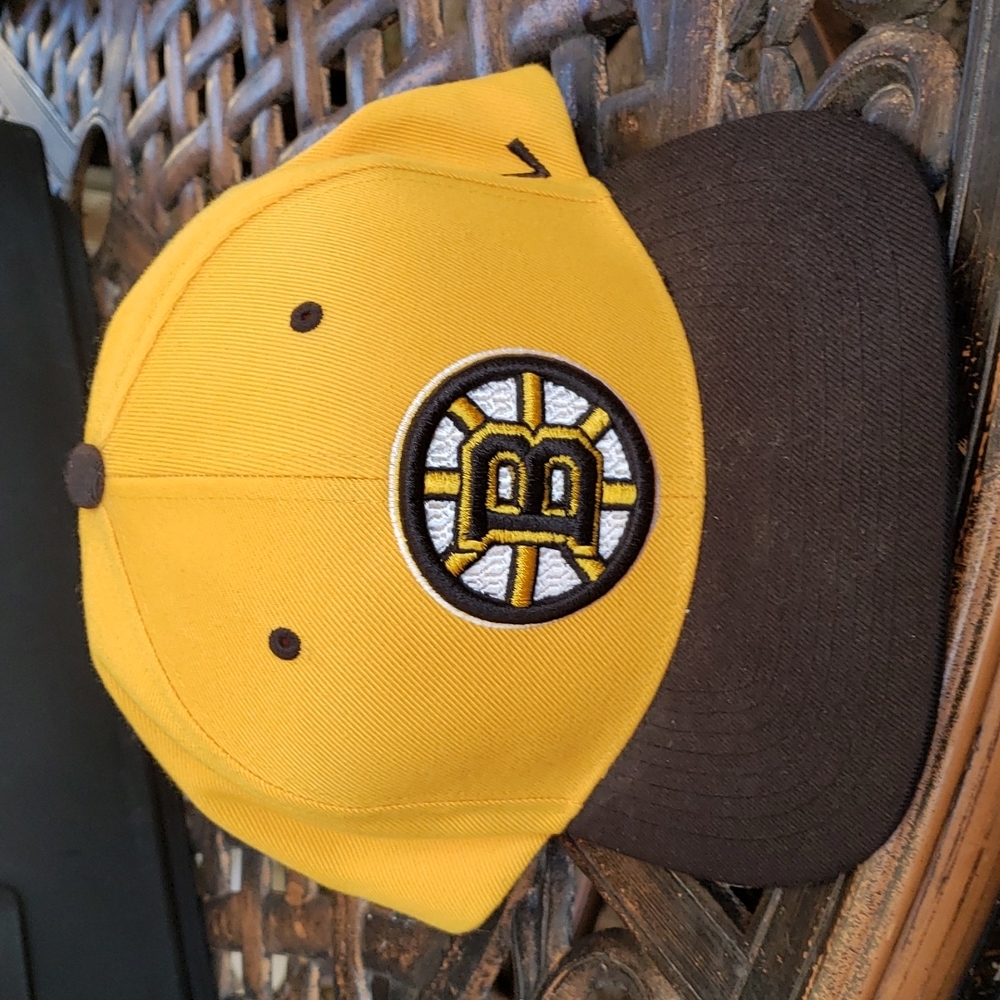 Bruins Snapback hat